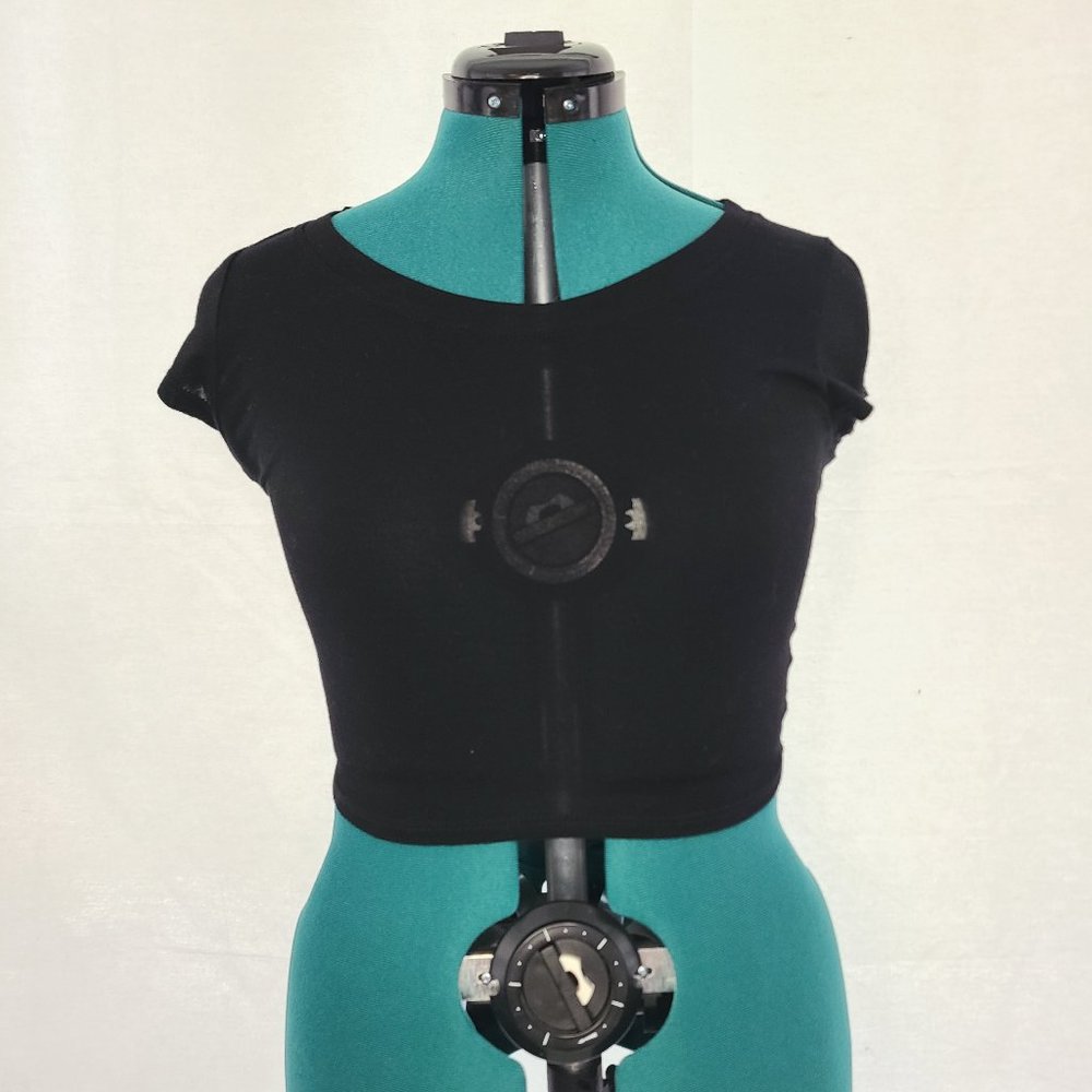 Basic Black Crop Tee